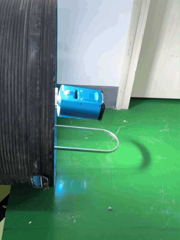 TVS-2000HD爬坡进管.gif
